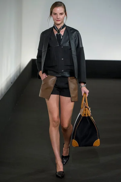 Look 22